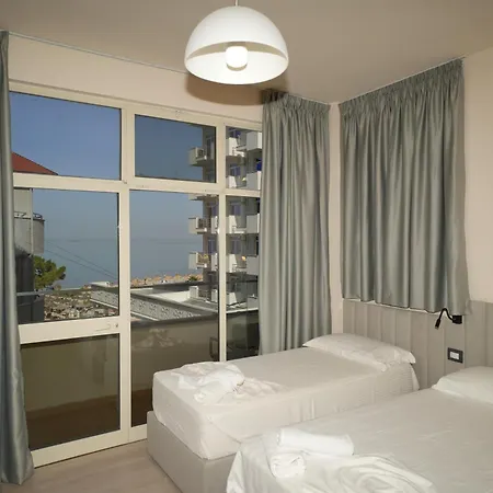 Sunset Hotel 4*